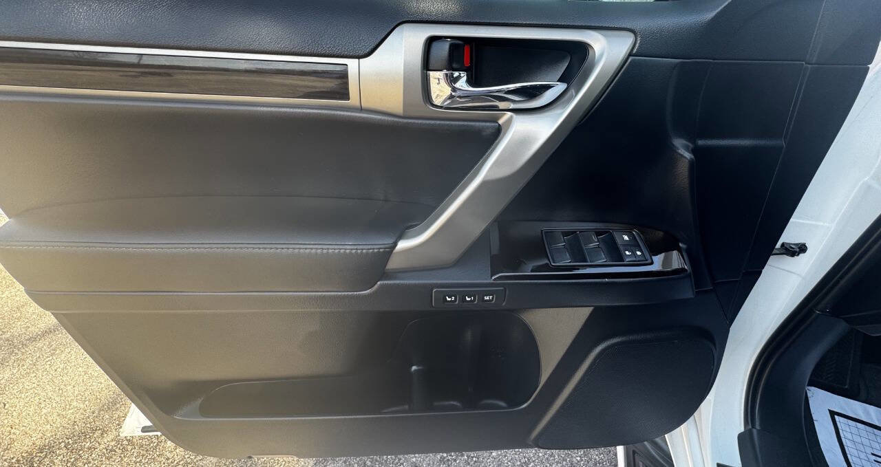 Used 2014 Lexus GX 460 image 14