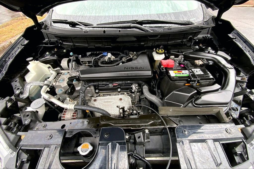 Used 2020 Nissan Rogue SV image 20