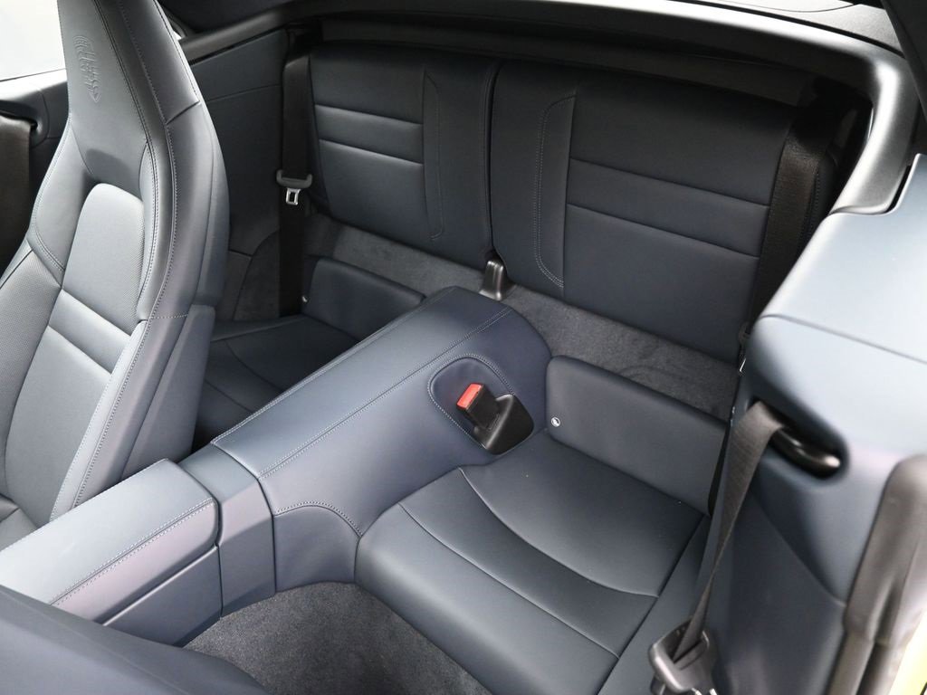 Used 2025 Porsche 911 Carrera image 7