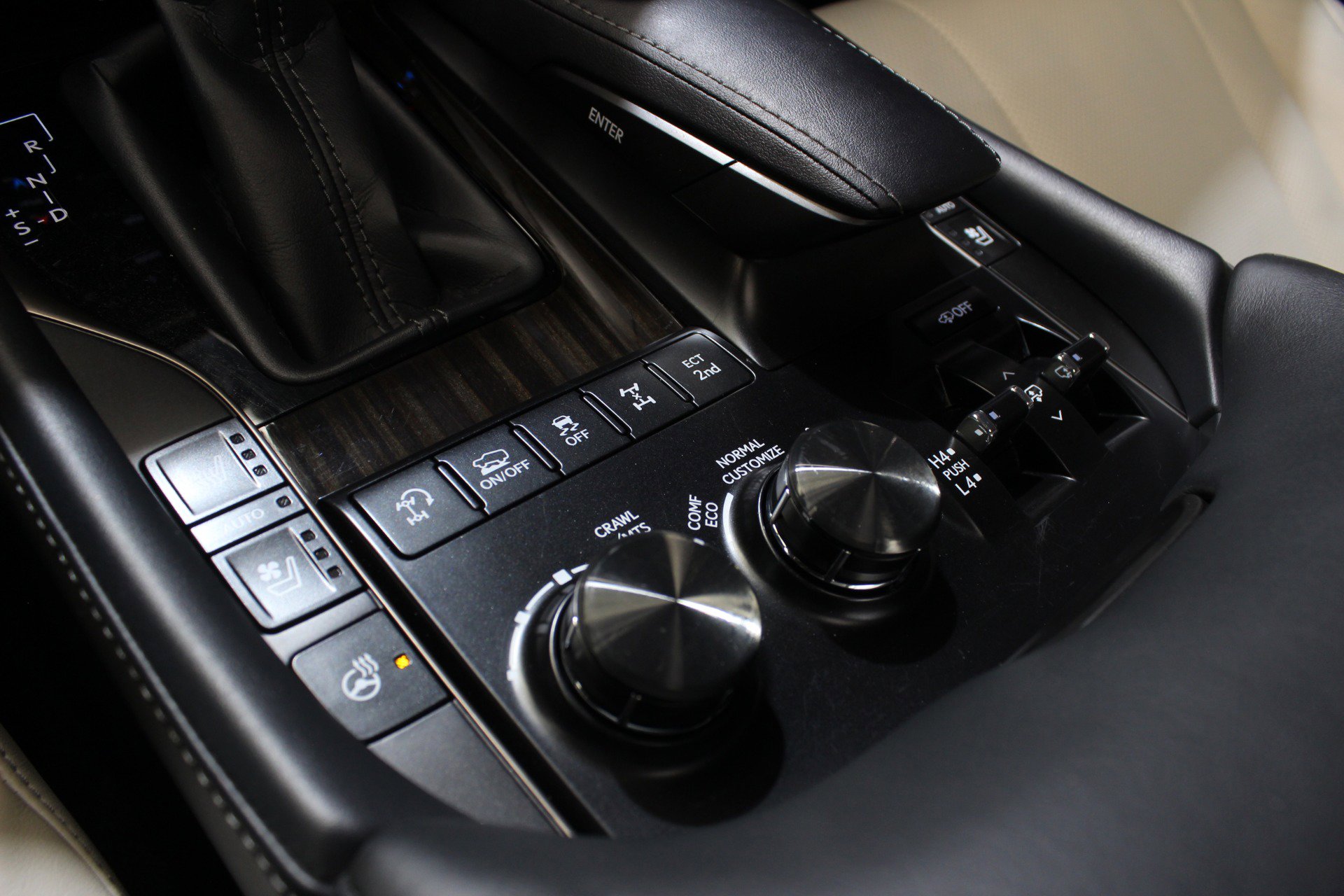 Used 2019 Lexus LX 570 Three-Row Inspiration Series w w/ Inspiration Series image 68