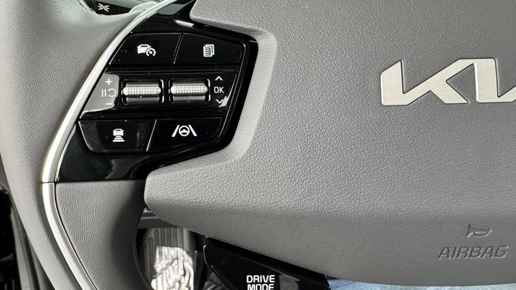 New 2026 Kia Niro EX FWD image 21