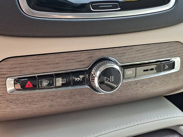 Certified 2024 Volvo XC90 B5 Plus w/ Protection Package Premier AWD/4WD image 18