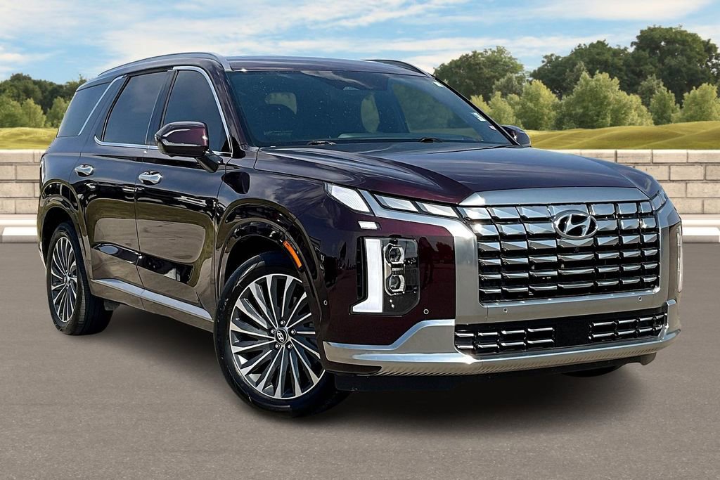 Used 2024 Hyundai Palisade Calligraphy image 2
