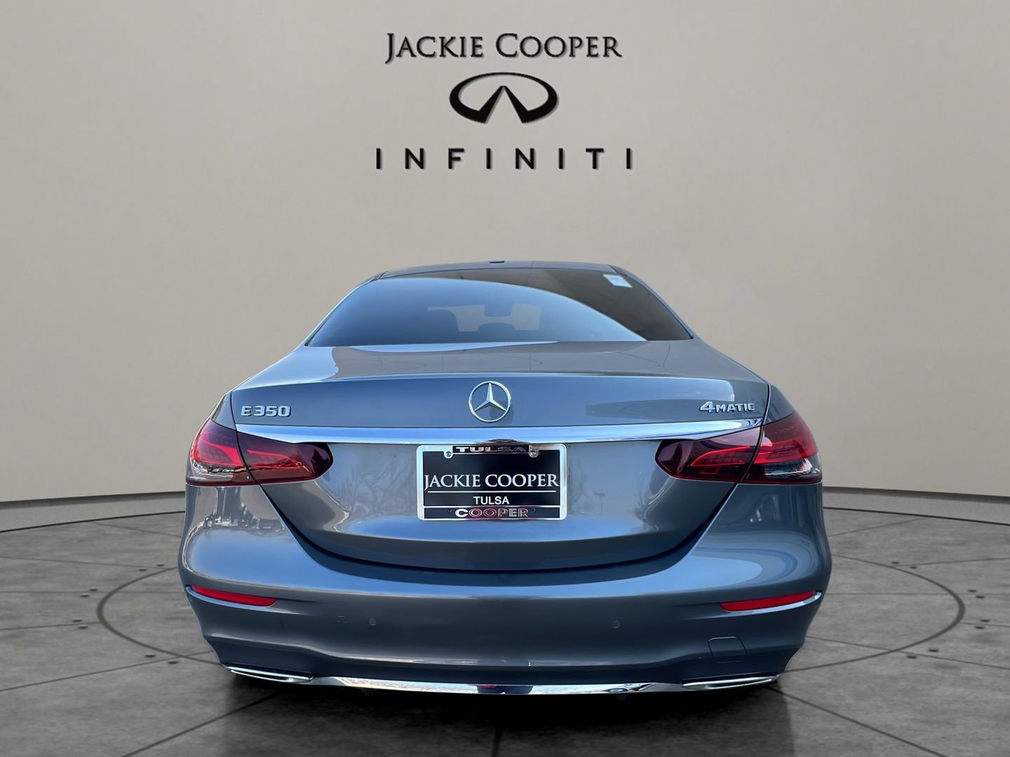Used 2023 Mercedes-Benz E 350 4MATIC Sedan image 4