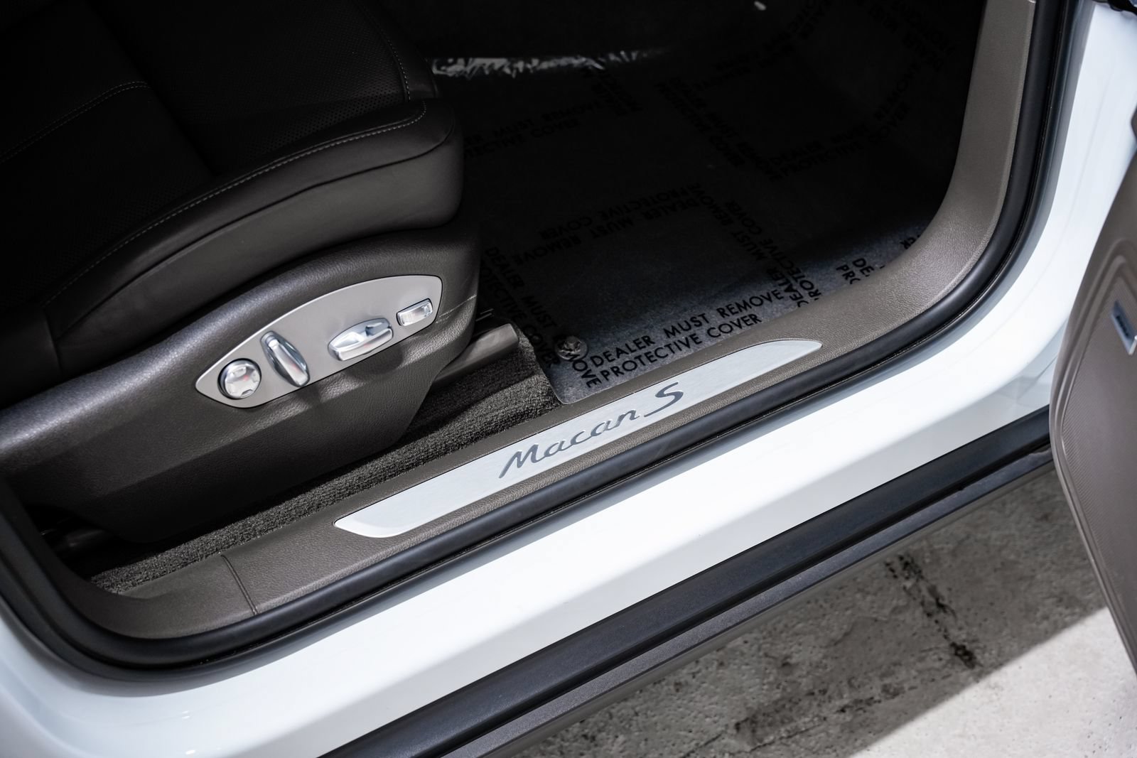 Used 2024 Porsche Macan S AWD/4WD image 26