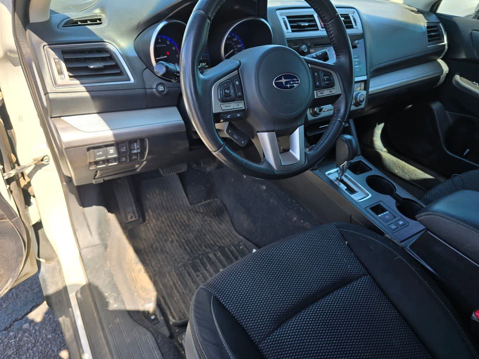 Used 2017 Subaru Outback 2.5i Premium AWD/4WD image 12