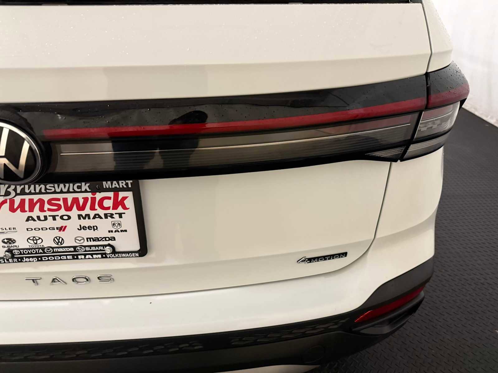 Certified 2025 Volkswagen Taos S image 18