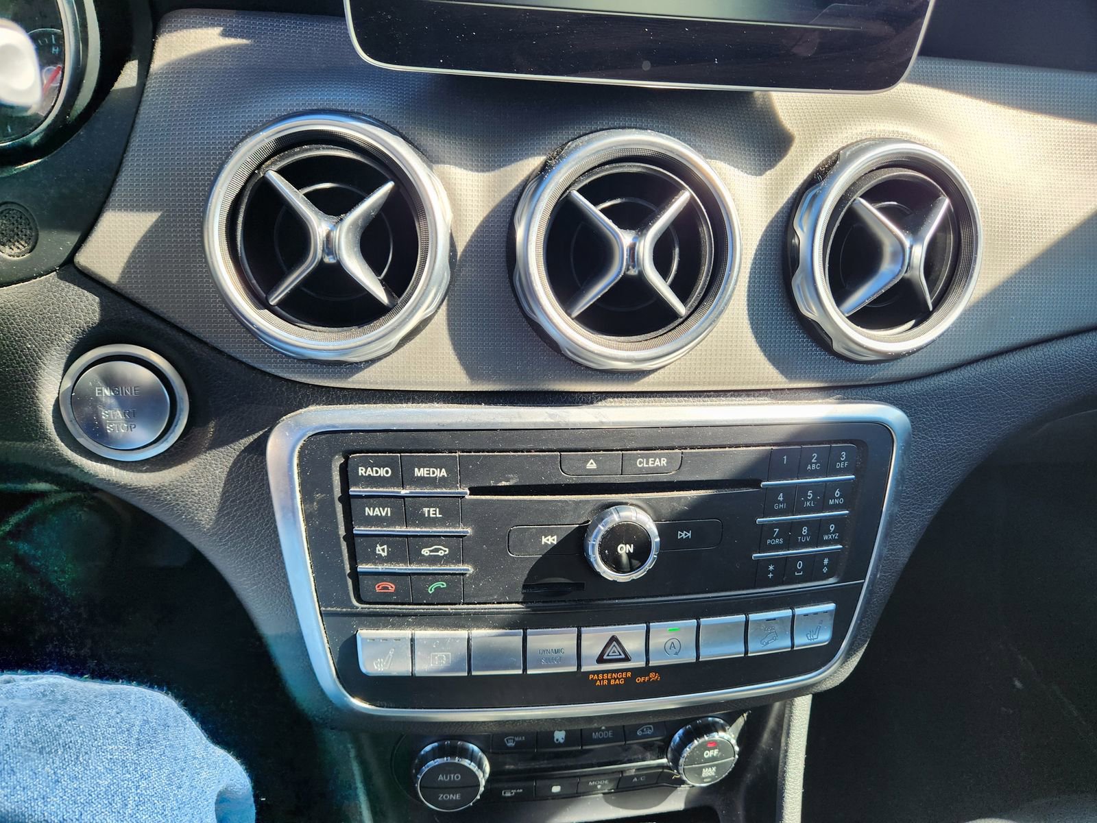 Used 2020 Mercedes-Benz GLA 250 4MATIC w/ Premium Package image 23