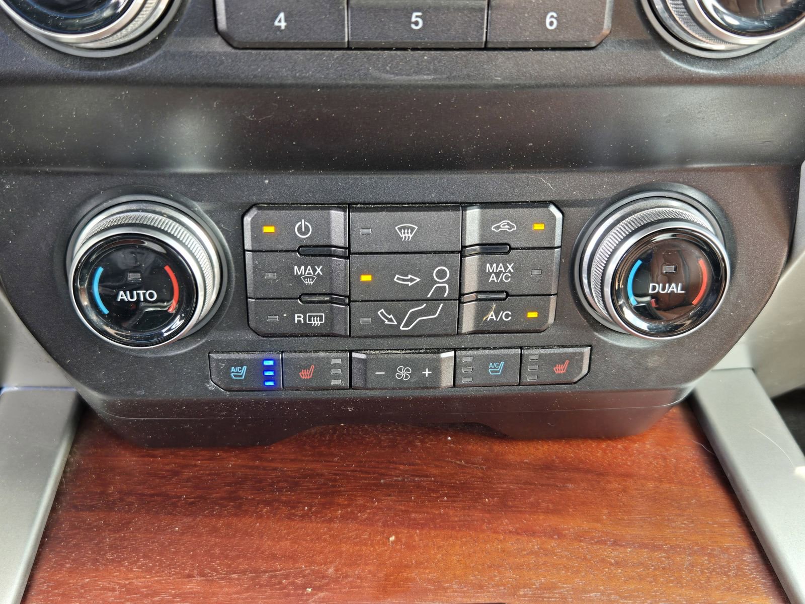 Used 2019 Ford F250 King Ranch w/ King Ranch Ultimate Package AWD/4WD image 18