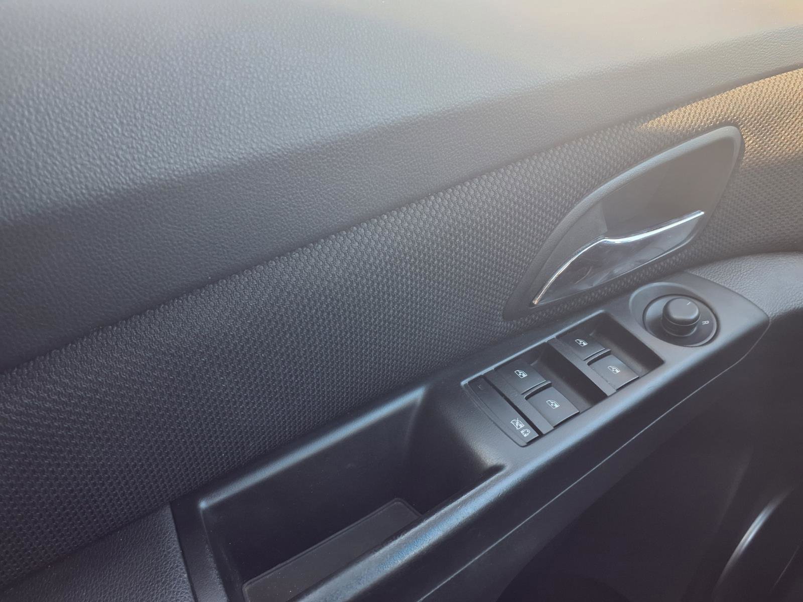 Used 2011 Chevrolet Cruze LT image 17