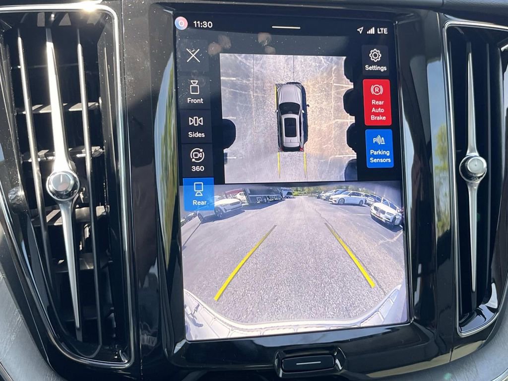 Certified 2025 Volvo XC60 T8 Plus w/ Protection Package Premier image 33