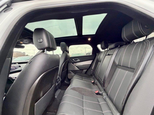 Used 2019 Land Rover Range Rover Velar R-Dynamic SE image 16