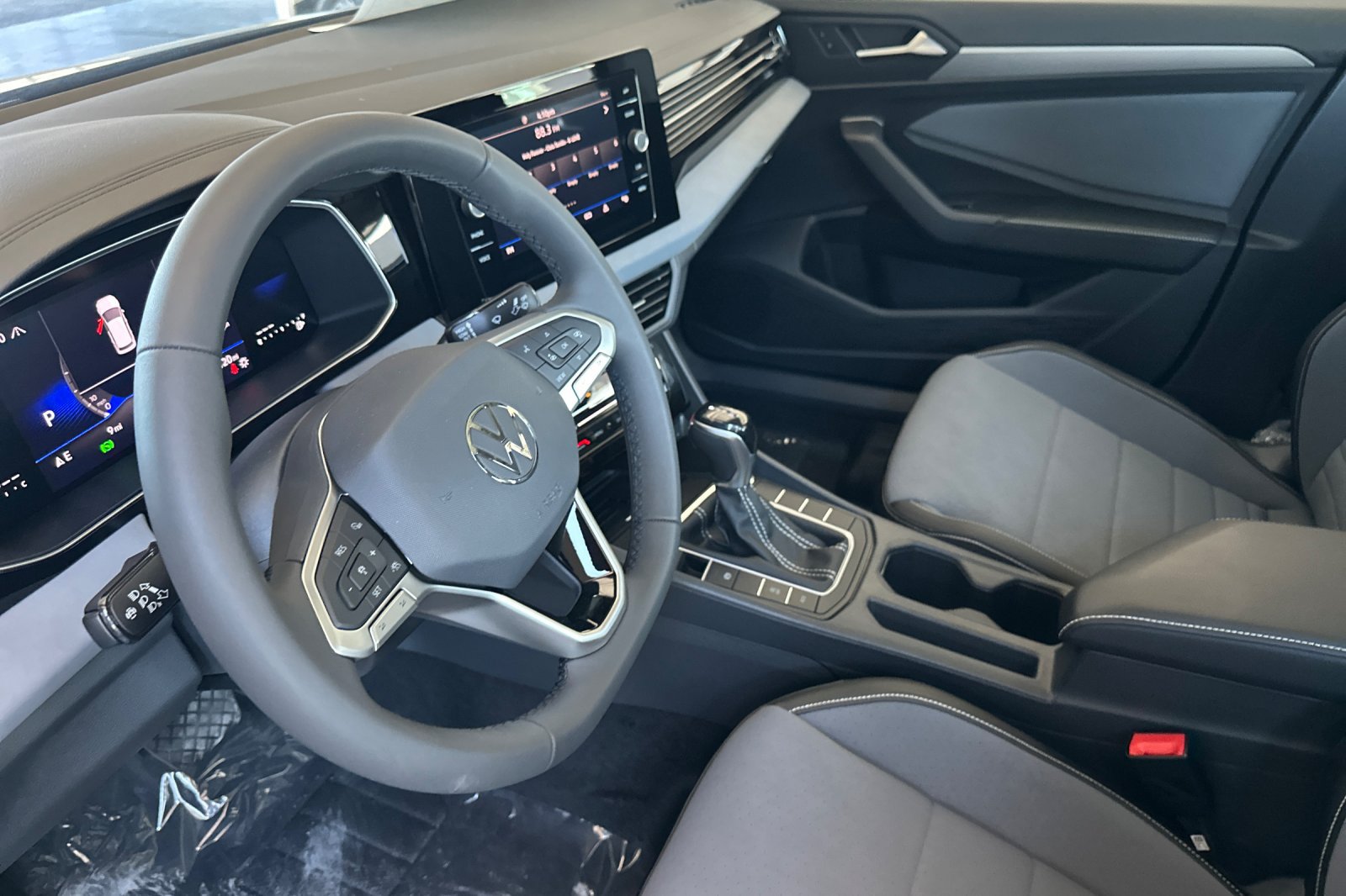 New 2026 Volkswagen Jetta SE FWD image 10