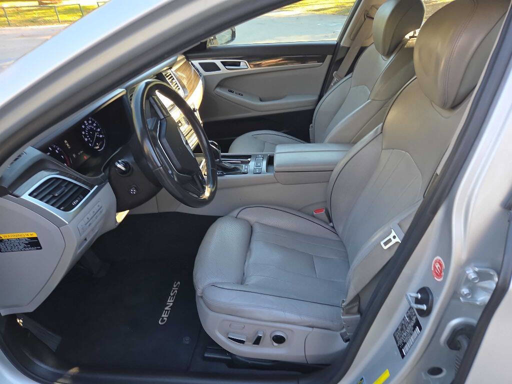 Used 2015 Hyundai Genesis 3.8 w/ Option Group 03 image 19