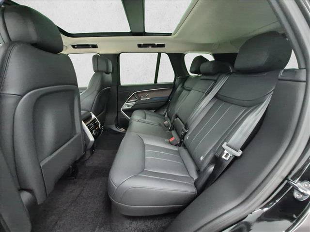 Certified 2025 Land Rover Range Rover SE AWD/4WD image 22