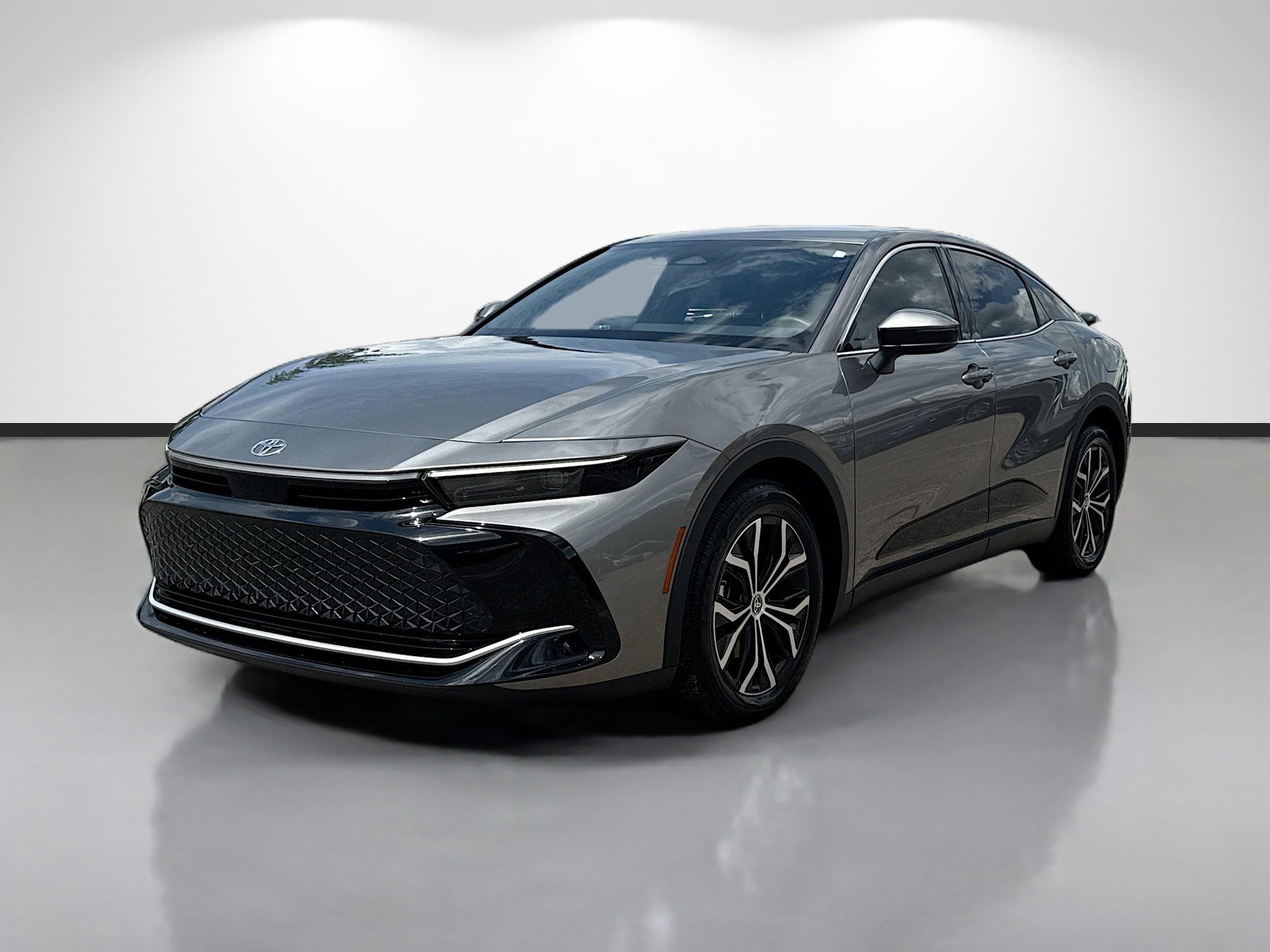 Used 2025 Toyota Crown XLE image 7