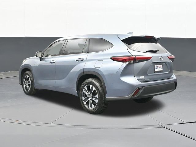 Used 2021 Toyota Highlander XLE image 9