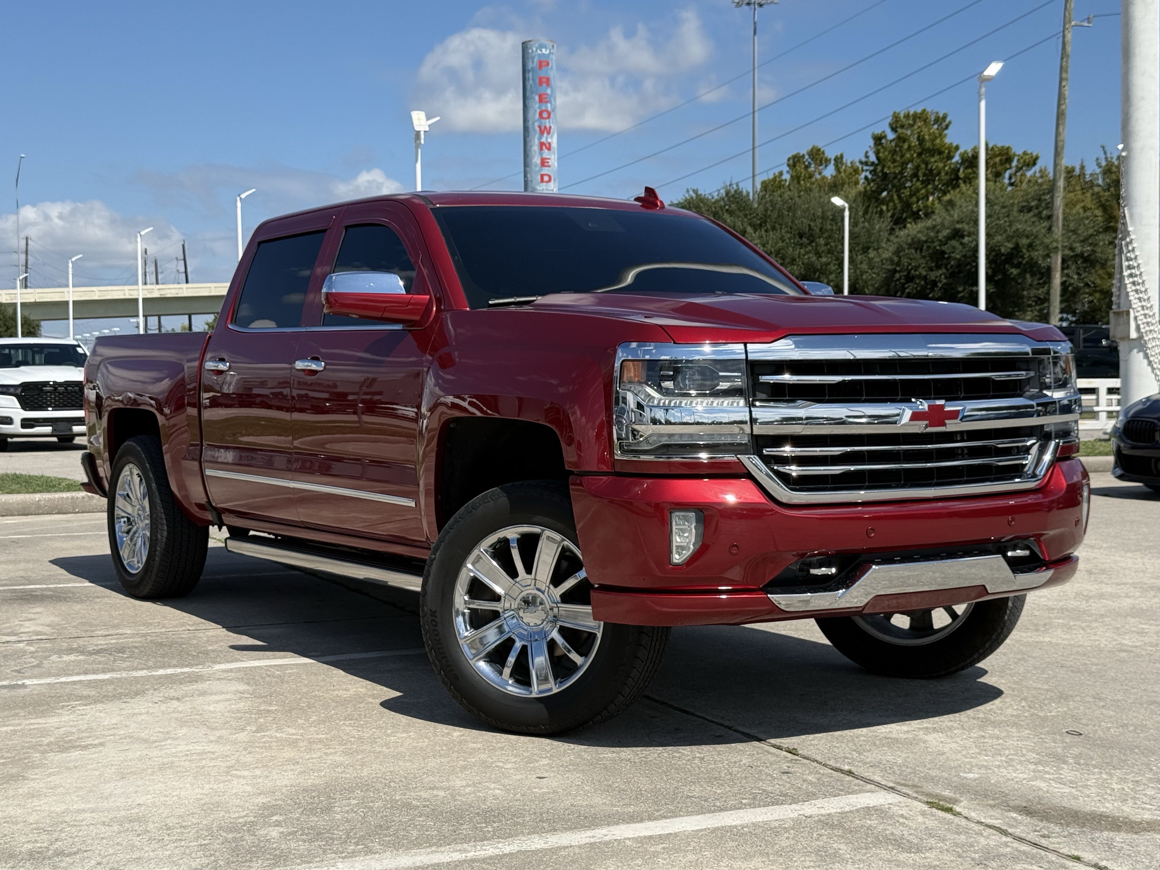 Used 2018 Chevrolet Silverado 1500 High Country AWD/4WD image 2