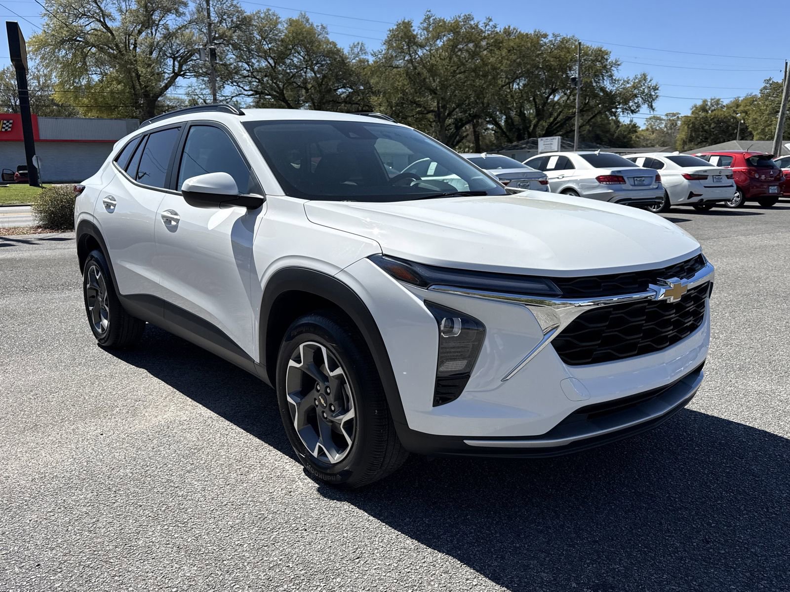 Used 2024 Chevrolet Trax LT FWD image 7