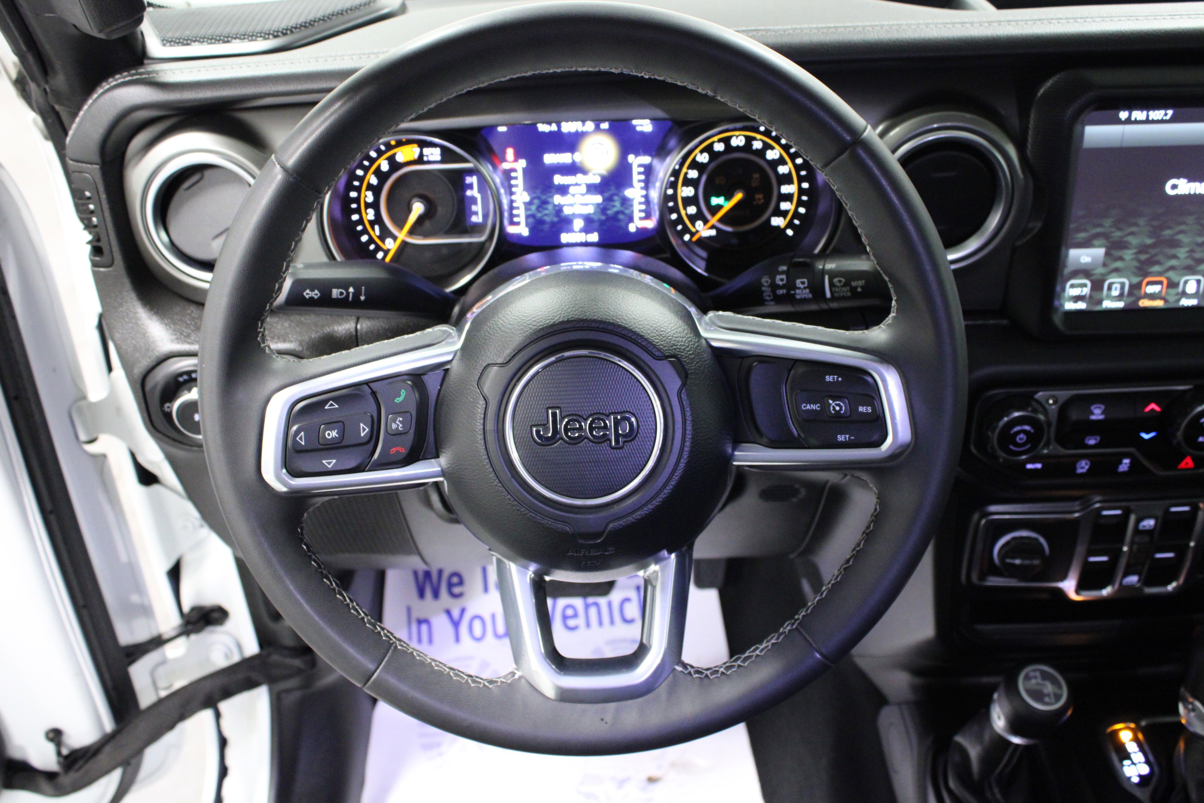 Used 2023 Jeep Wrangler Sahara AWD/4WD image 17