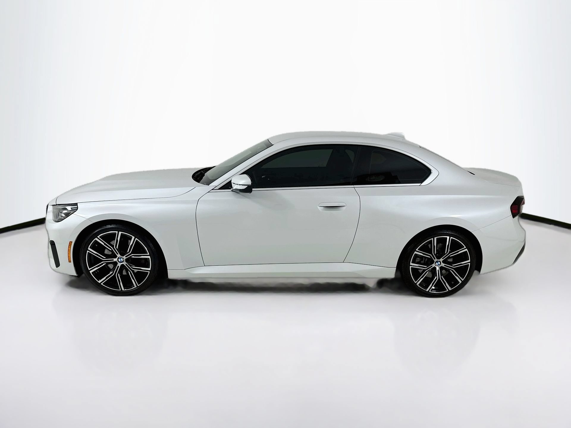 Used 2022 BMW 230i Coupe w/ Premium Package 2 RWD image 5