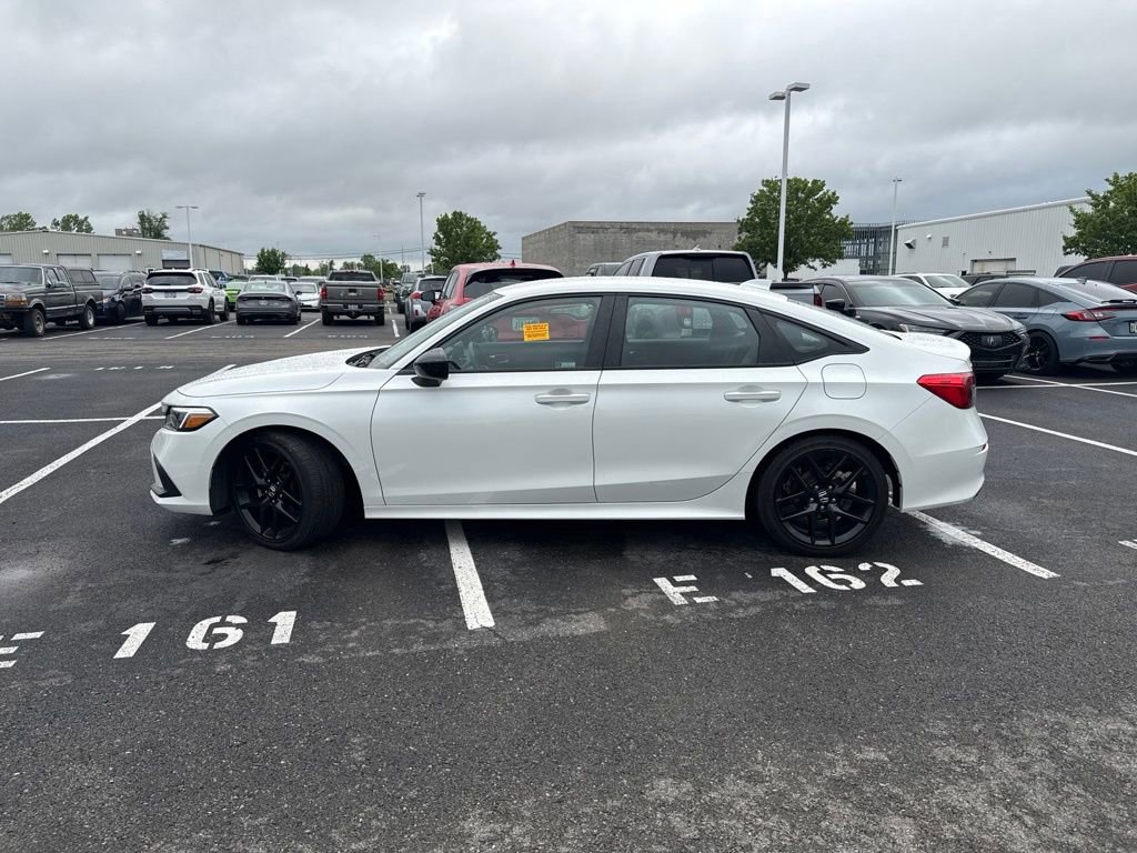 Used 2023 Honda Civic Sport image 4