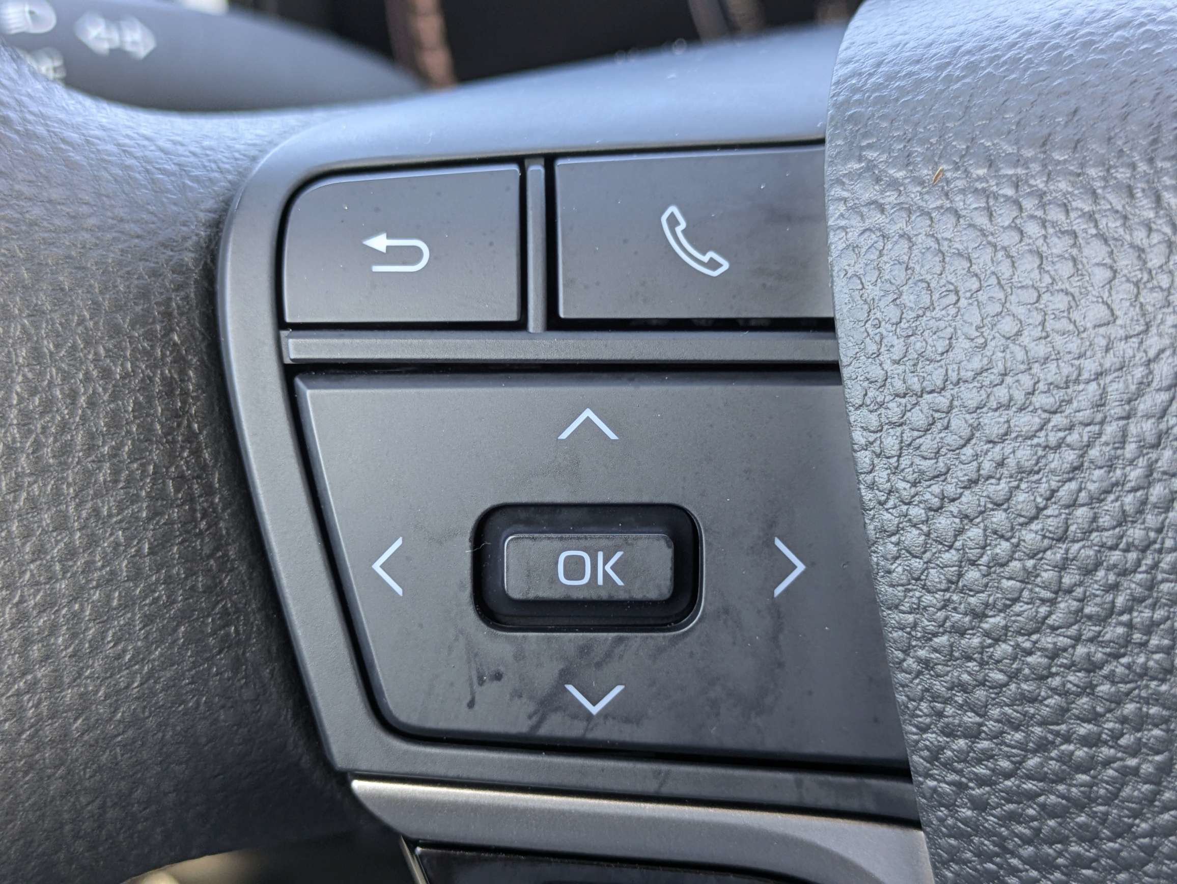 Used 2025 Toyota Camry LE FWD image 28
