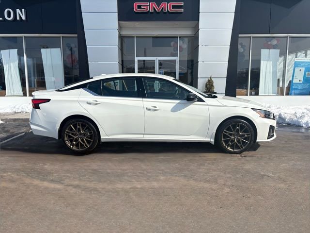 Used 2025 Nissan Altima 2.5 SR image 1