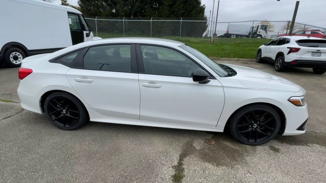 Used 2023 Honda Civic Sport image 3