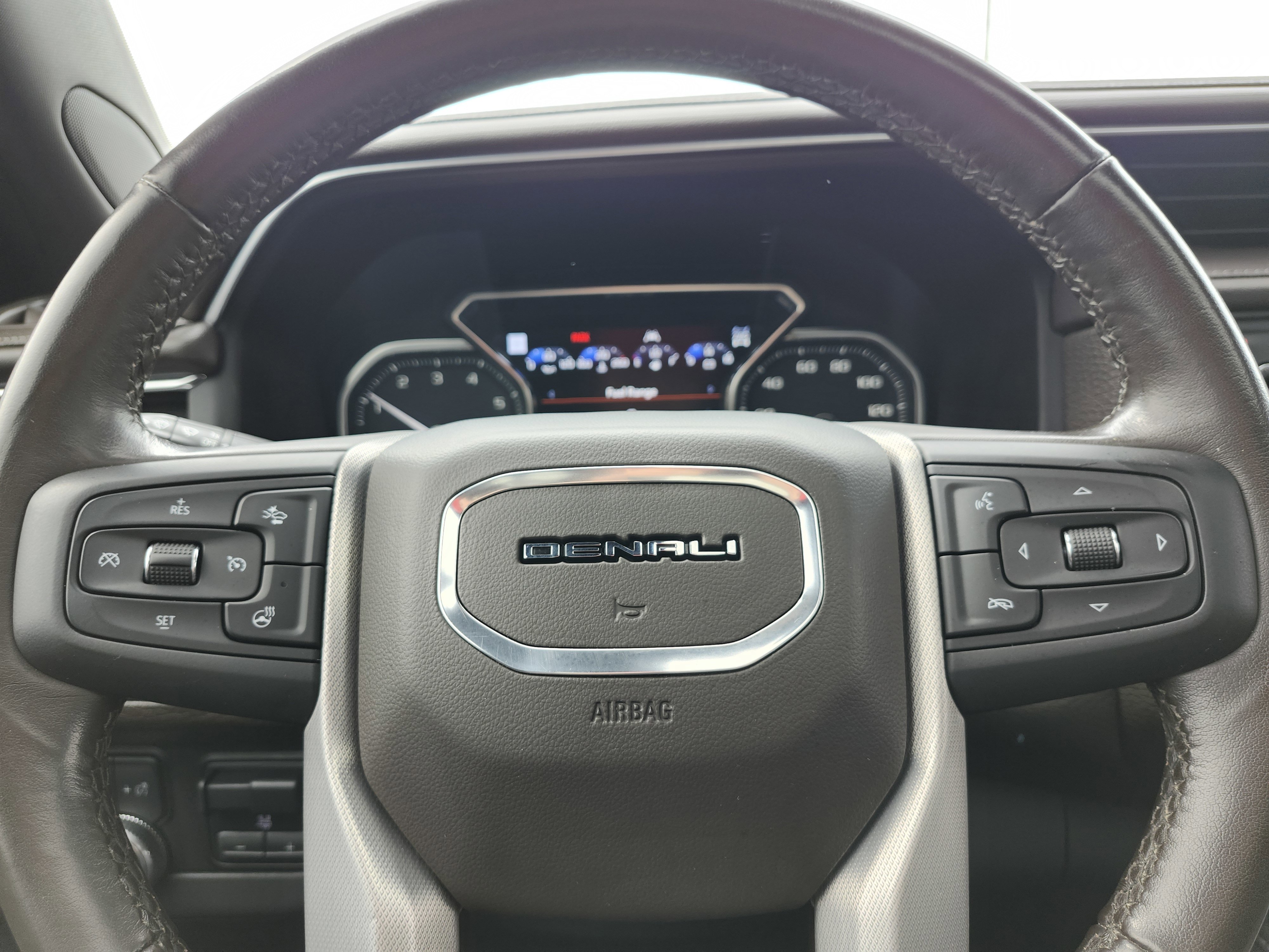 Used 2021 GMC Yukon XL Denali w/ Denali Ultimate Package image 32