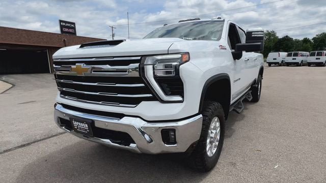 Certified 2024 Chevrolet Silverado 2500 LTZ w/ LTZ Premium Package AWD/4WD image 4