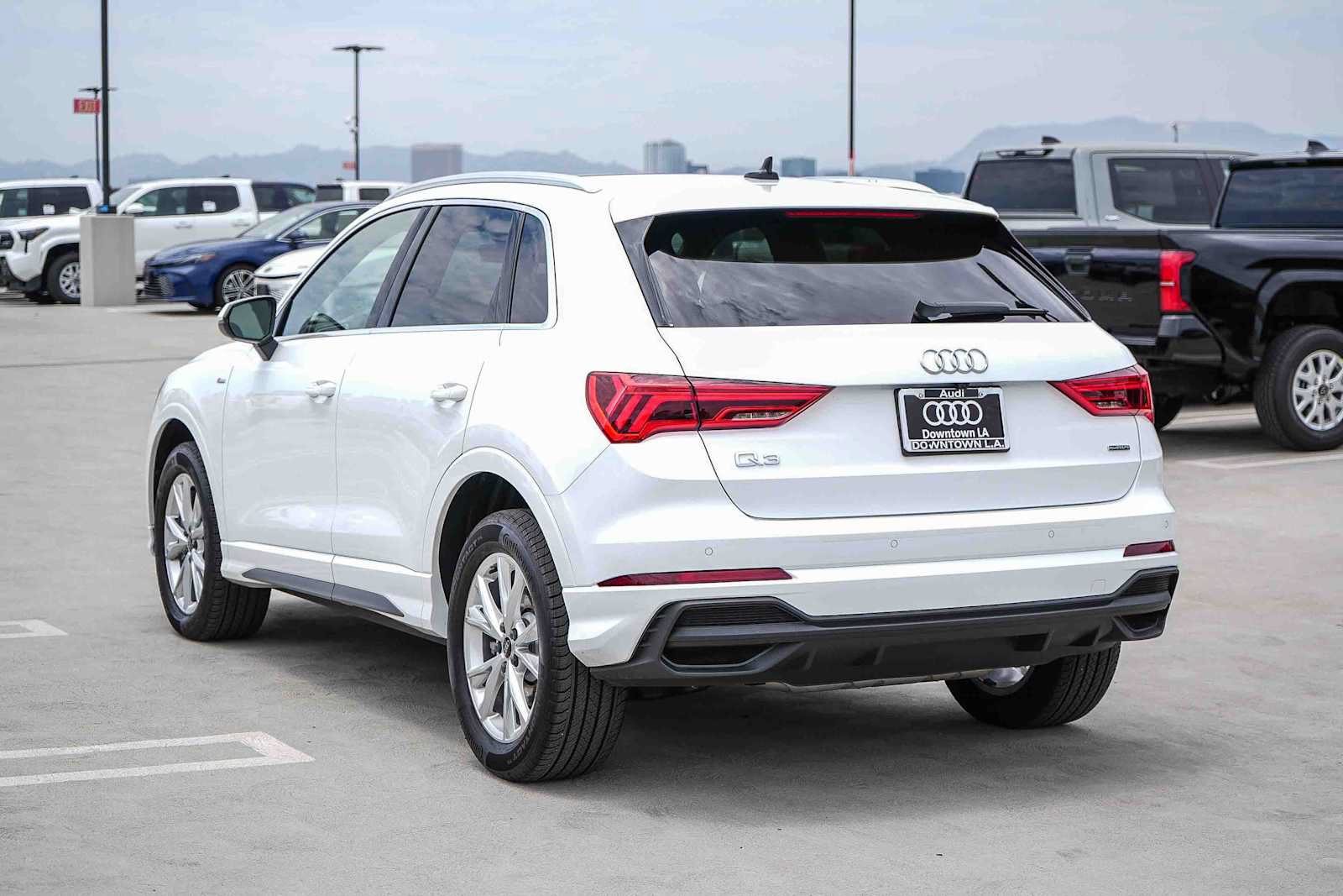 Used 2025 Audi Q3 2.0T Premium w/ Convenience Package AWD/4WD image 9