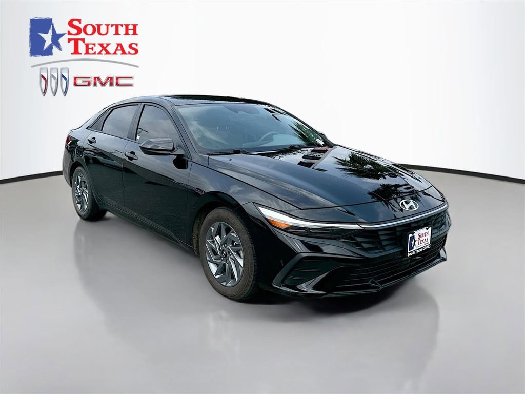 Used 2024 Hyundai Elantra SEL FWD image 1