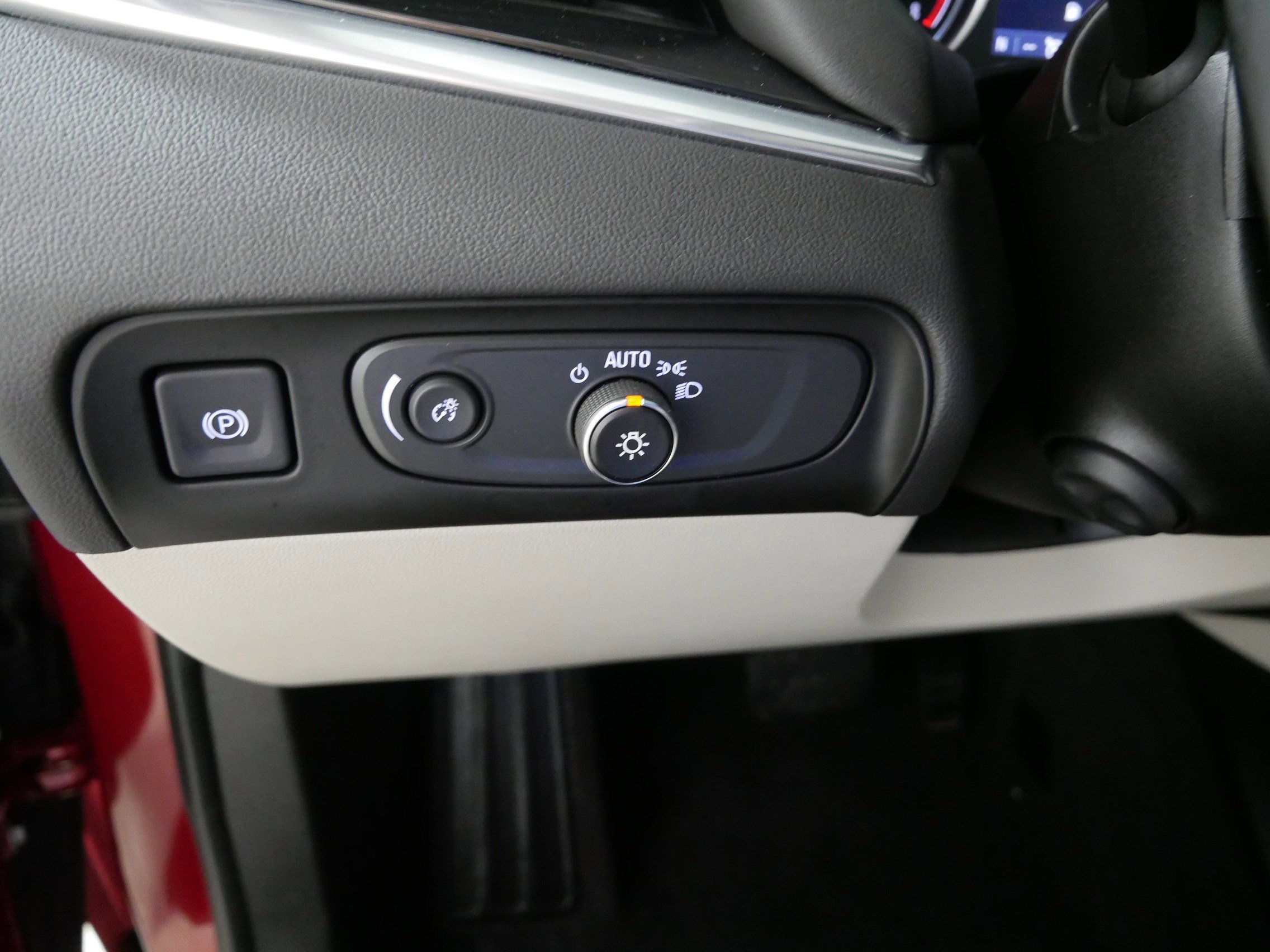 Certified 2020 Buick Enclave Premium w/ Sun and Sites Package image 26