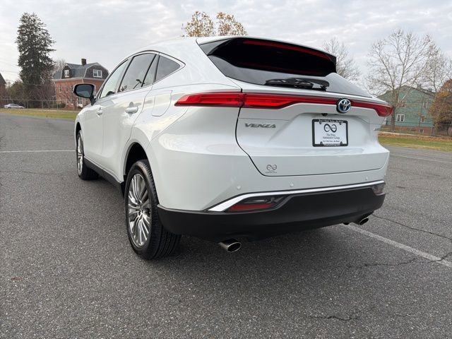 Used 2024 Toyota Venza Limited image 6