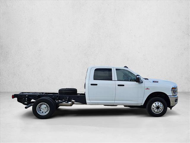 New 2025 RAM 3500 Tradesman w/ Chrome Appearance Group AWD/4WD image 4