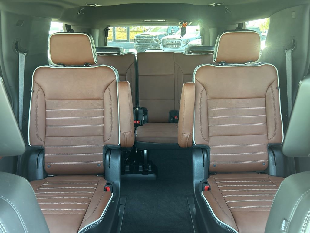 Used 2023 GMC Yukon Denali Ultimate image 11