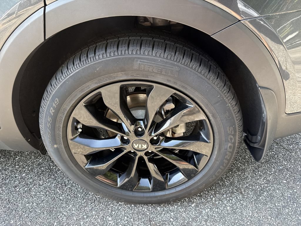 Used 2020 Kia Sorento S FWD image 19