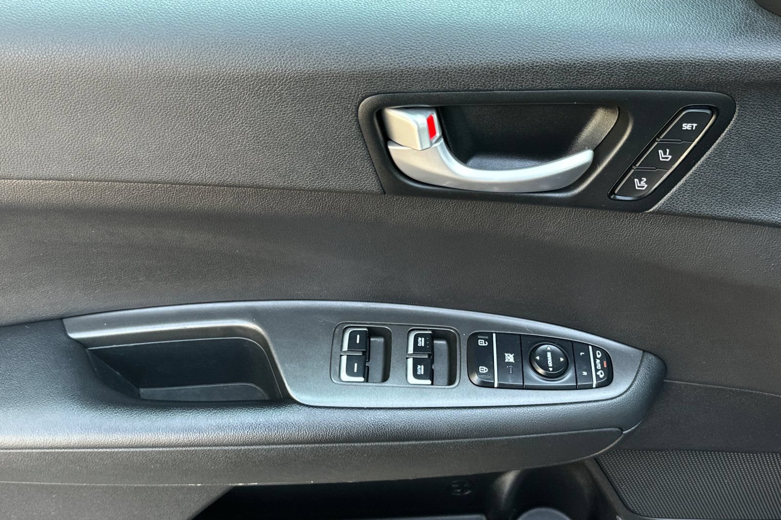 Used 2017 Kia Optima LX w/ Driver Convenience Package FWD image 11