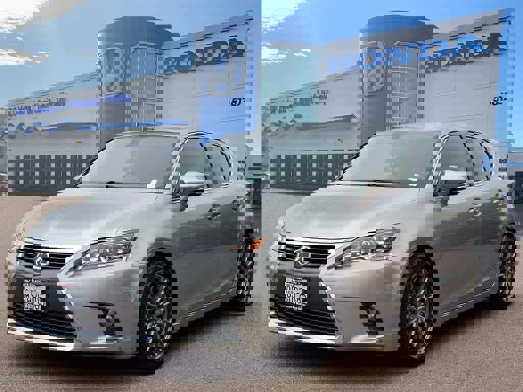 Used 2017 Lexus CT 200h image 1