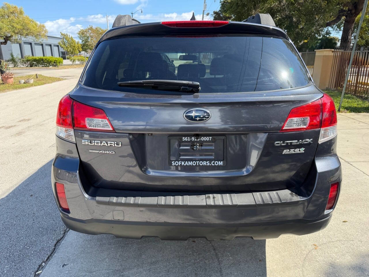 Used 2013 Subaru Outback 2.5i Limited w/ Moonroof Pkg image 8