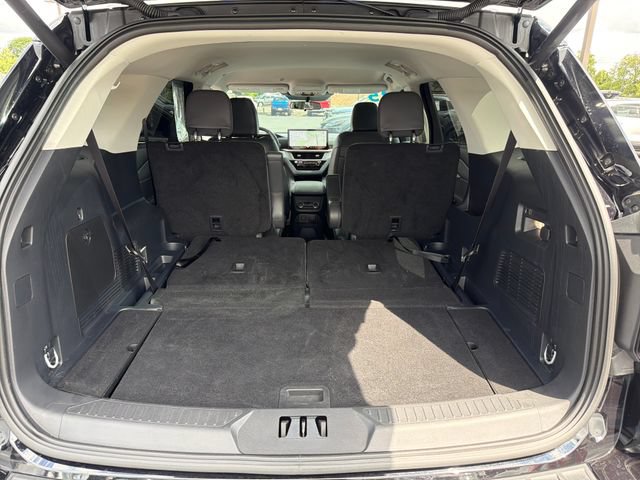 Used 2025 Ford Explorer Active w/ Active Comfort Package AWD/4WD image 23