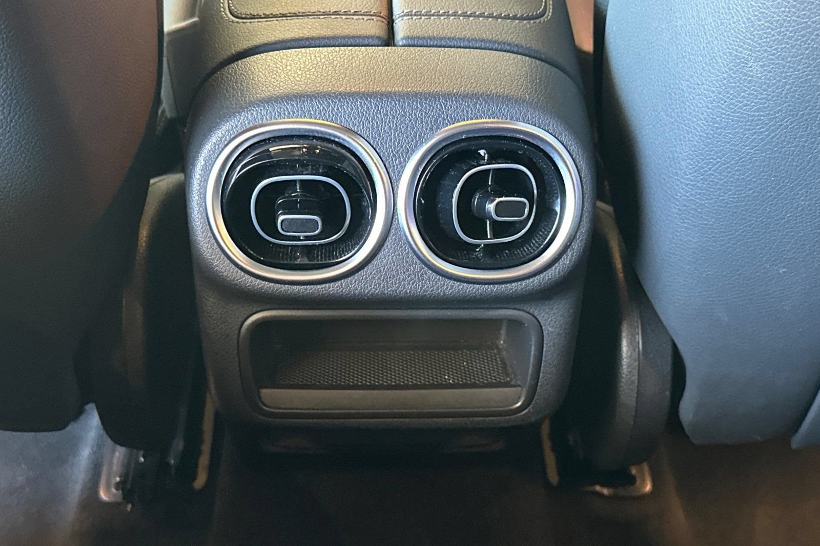 Used 2024 Mercedes-Benz GLC 300 image 16