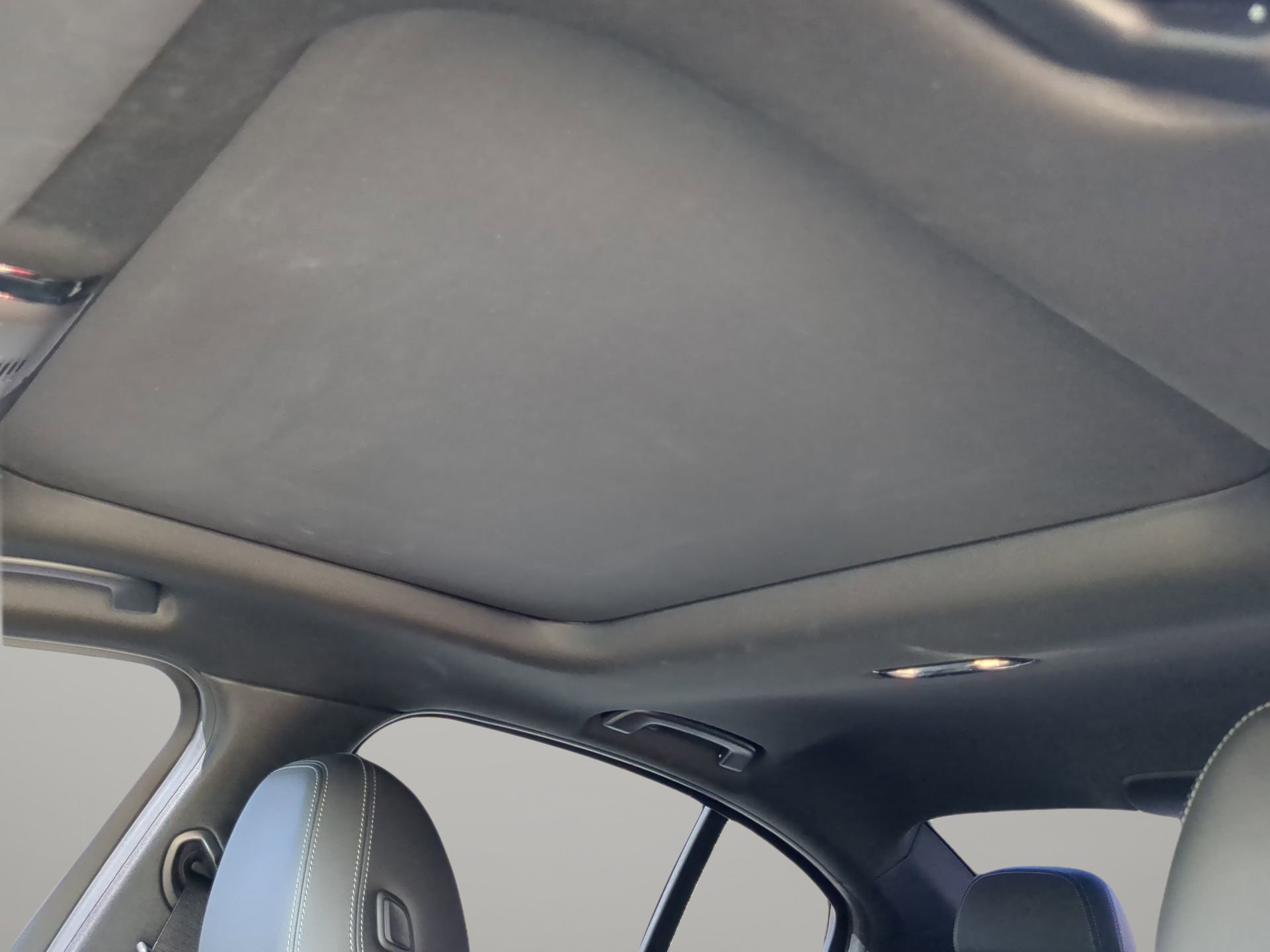 Used 2022 BMW 330e w/ M Sport Package image 44