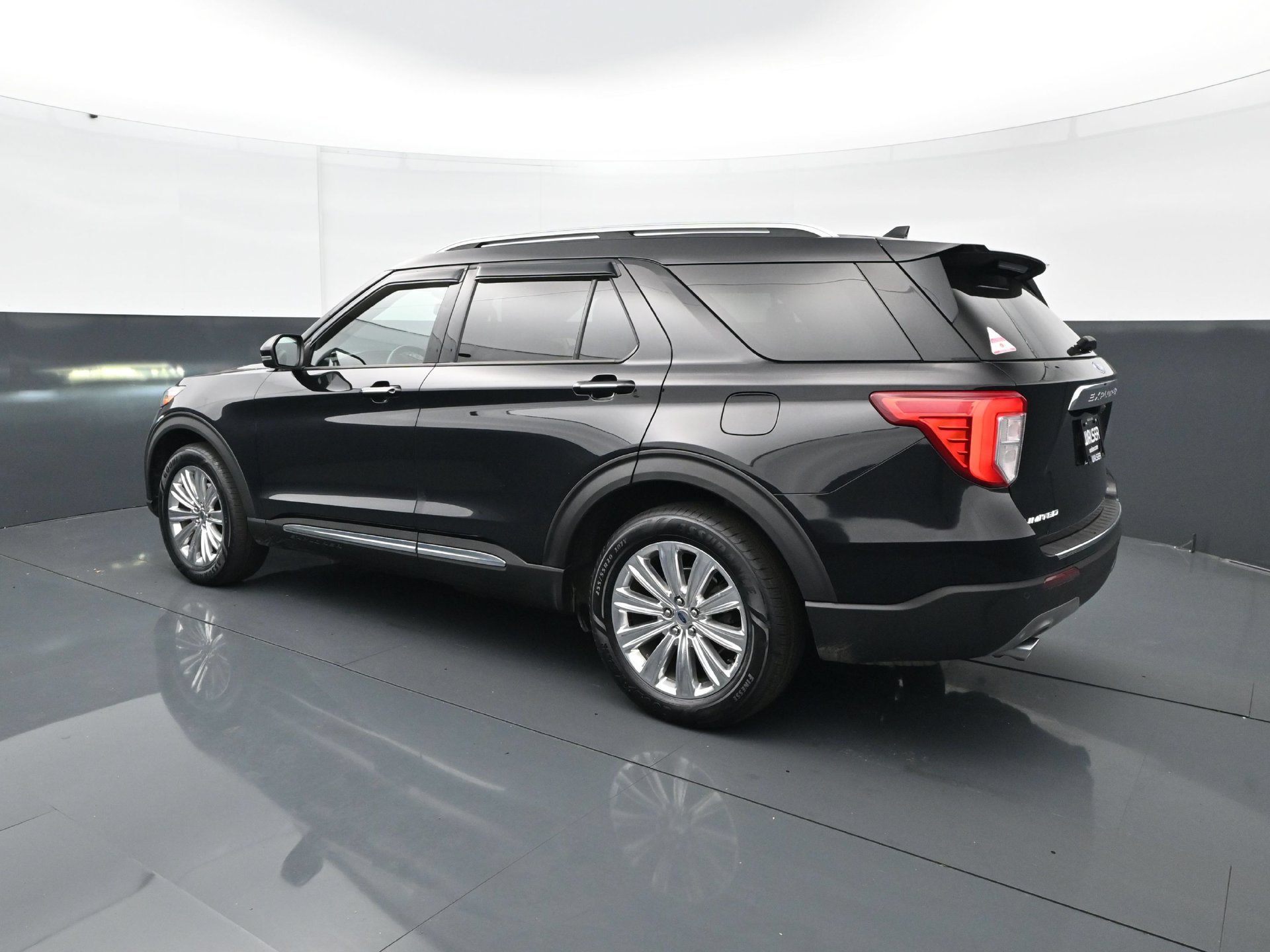 Used 2020 Ford Explorer Limited AWD/4WD image 4