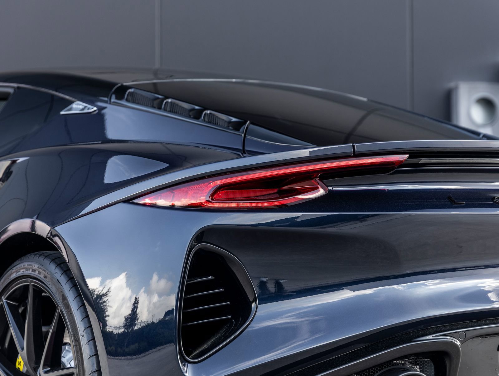 Used 2024 Lotus Emira First Edition image 11