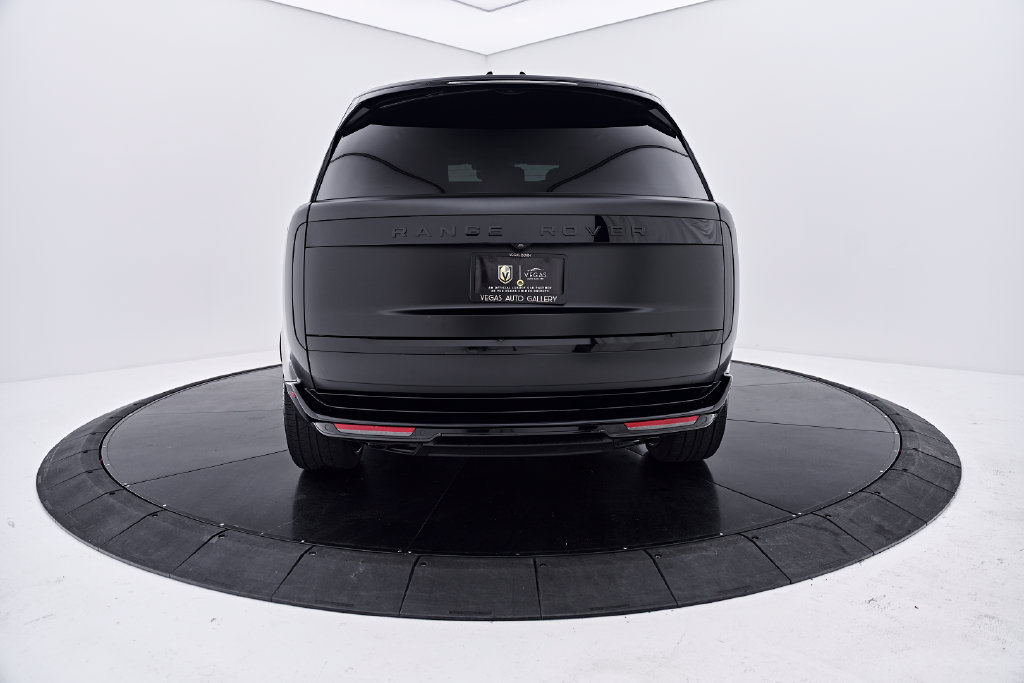 Used 2025 Land Rover Range Rover SE AWD/4WD image 11