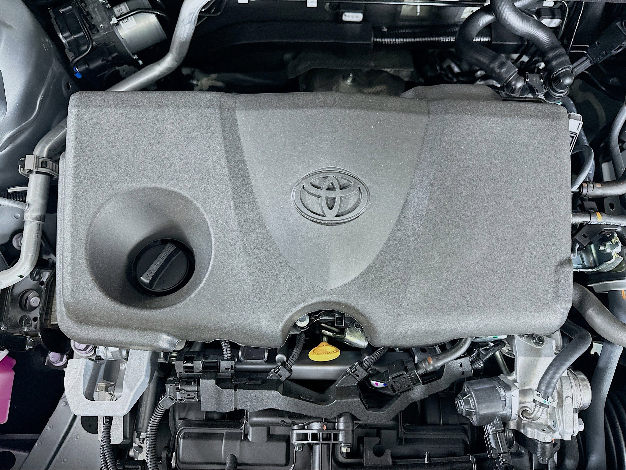 Used 2025 Toyota RAV4 LE image 32