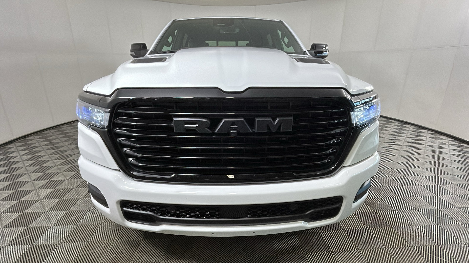 Used 2026 RAM 1500 Laramie w/ Night Edition AWD/4WD image 10
