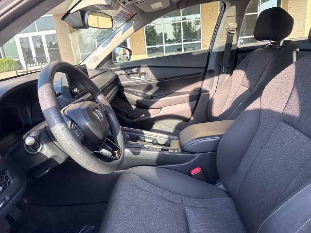 Used 2025 Honda Accord SE image 8